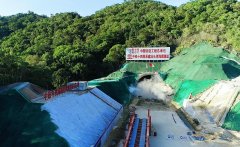 世界首座时速350公里单洞双线高铁海底隧